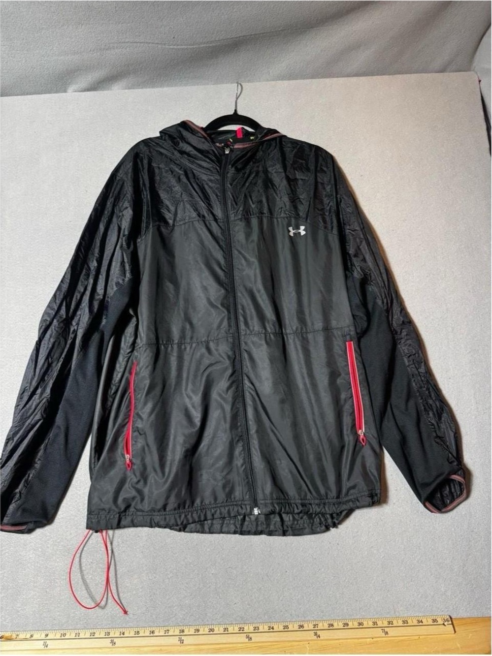 Under Armour Men’s Black Running Windbreaker with Red Zipper Accents 2XL